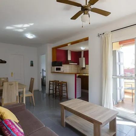 Pinos-los Corrales Family Apartment Rota