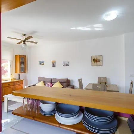 Pinos-los Corrales Family Apartment Rota